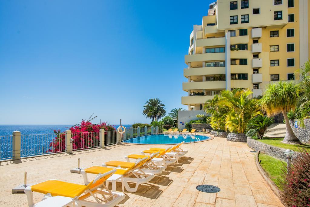 The Cliff Side Apartment Φουνκάλ Εξωτερικό φωτογραφία